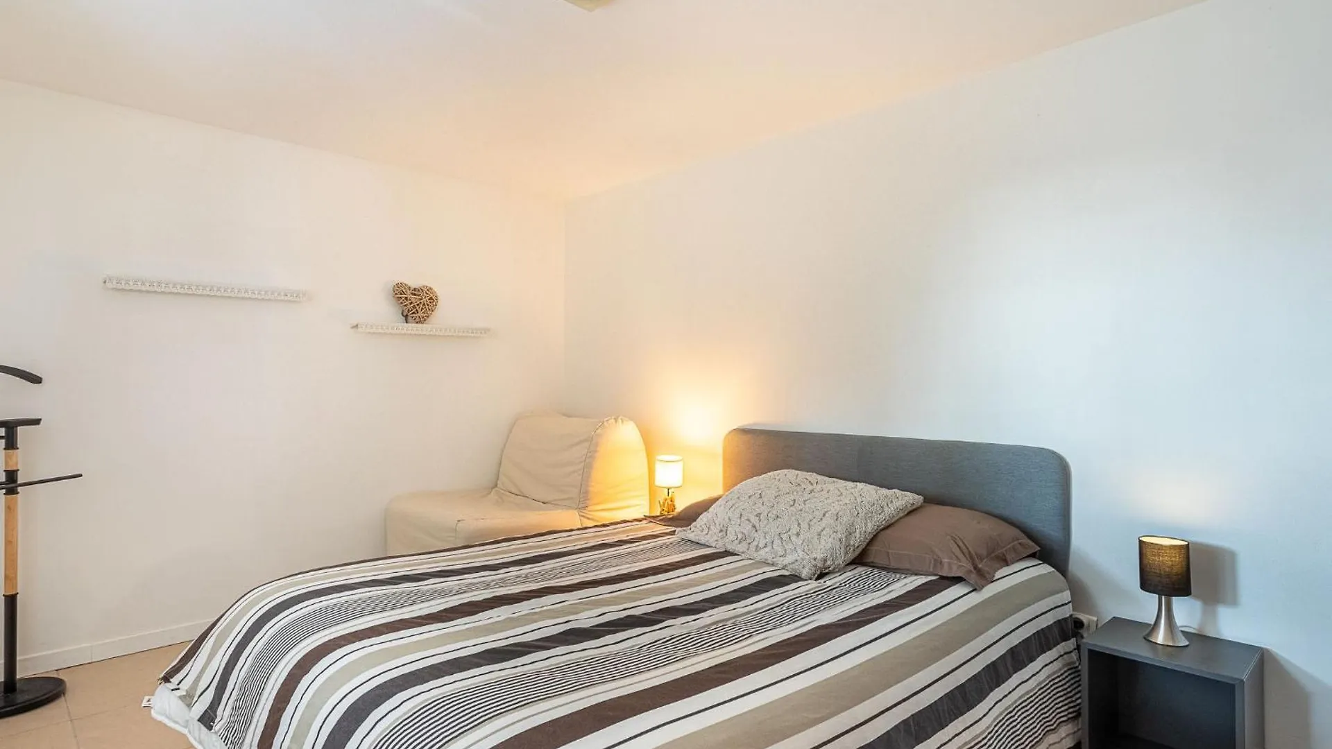 Apartment Appartement Bleu Azur By Interhome Six-Fours-les-Plages
